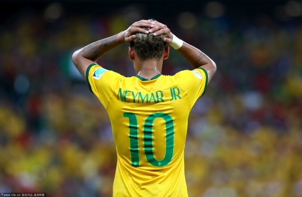  基尔史丹斯门将超常发挥，屡次化解必进球保住平局